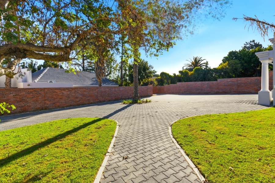 4 Bedroom Property for Sale in Golden Hill Western Cape